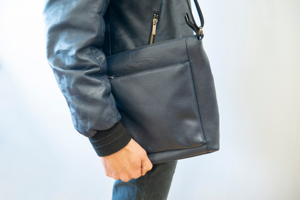 Сумка мужская кожаная ipad-bag, синяя, 26х26х5 см. производитель ПОЧИН, Россия Сумка мужская кожаная ipad-bag, синяя, 26х26х5 см. производитель ПОЧИН, Россия